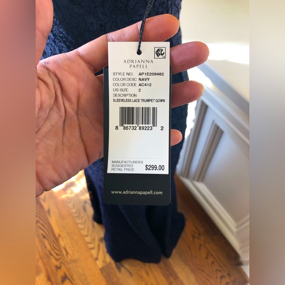 Adrianna Papell Lace Trumpet Gown - NEW W/TAGS - Picture 6 of 6